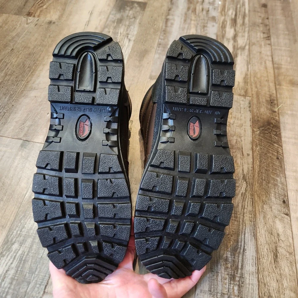 Avenger work boots